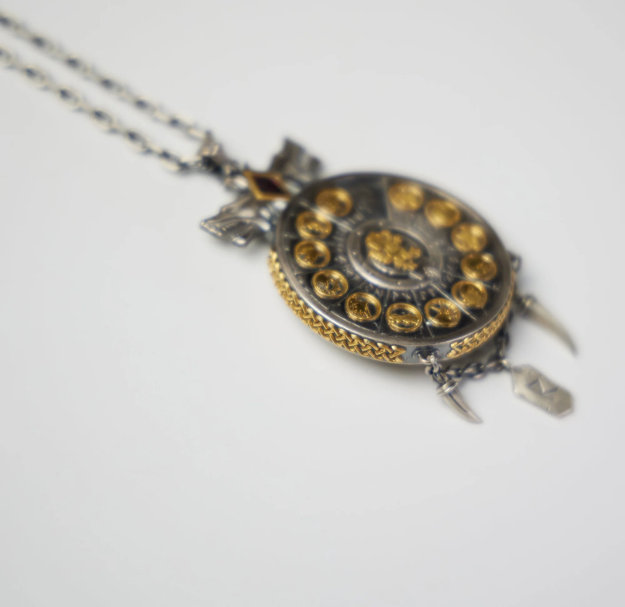 Warhammer 40K Vlka Fenryka Grand Annulus Pendant Gold Space Wolf by Starforged - Image 3