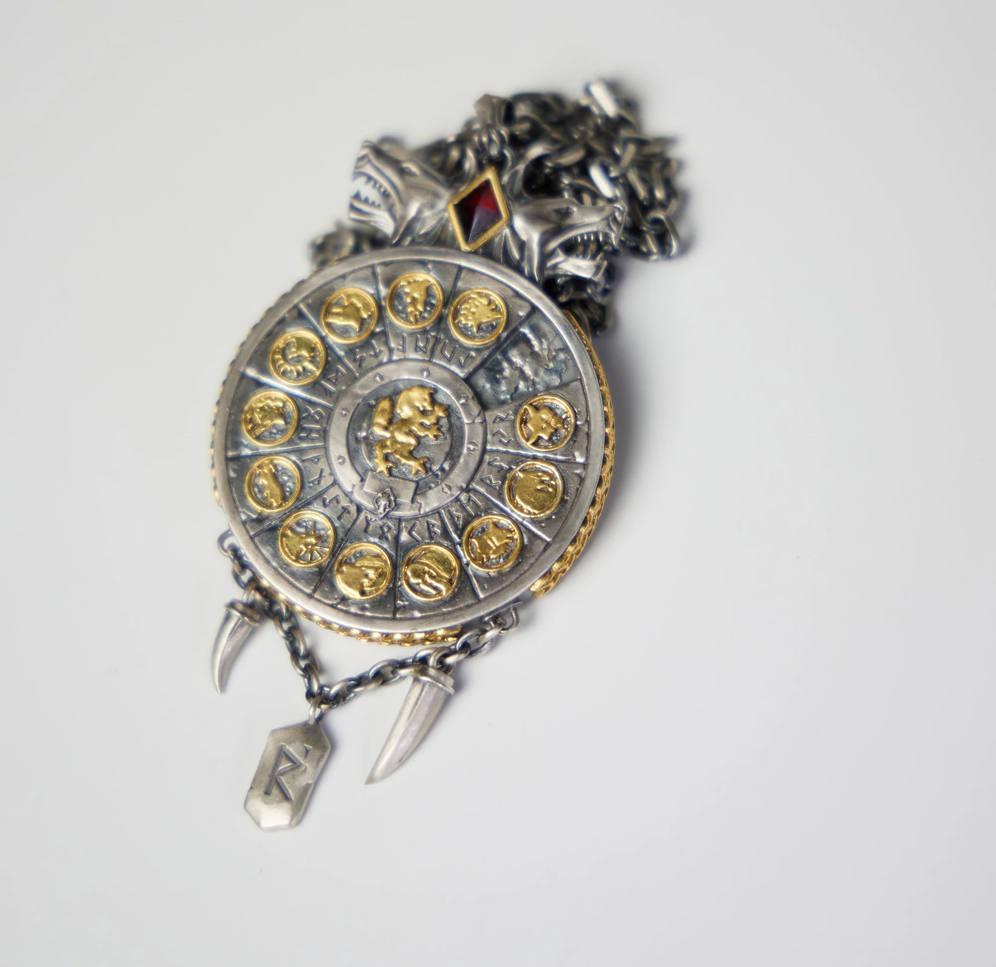 Warhammer 40K Vlka Fenryka Grand Annulus Pendant Gold Space Wolf by Starforged - Image 4